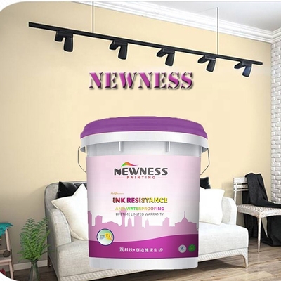 Aplicación de aluminio pintura de emulsión de paredes interiores superblancas con y poder de cobertura